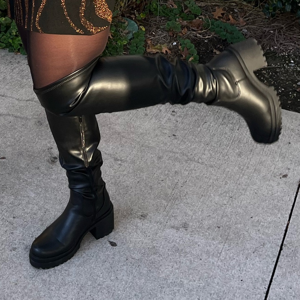 Stylish Black Over-the-Knee Boots